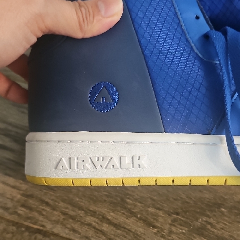 Airwalk MEN High-Top Sneakers - Picture 2 of 8